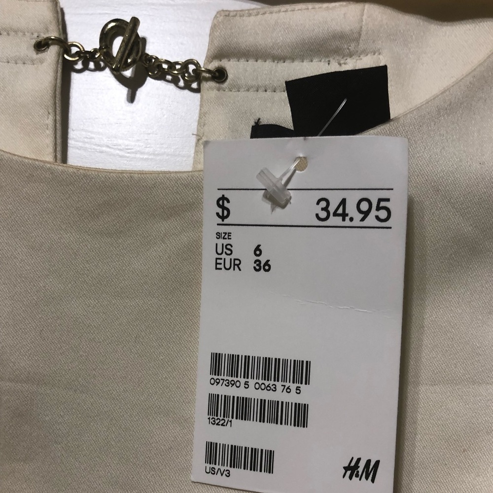 Classic H&M Dress Size 6 (Small) - Picture 3 of 6